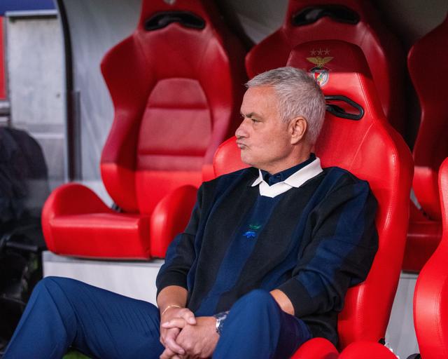 奉献精神和, 那些在过去