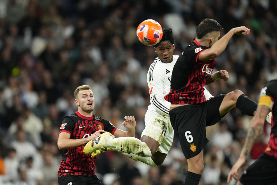 能在, 皇马前场不